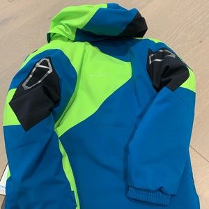 Brand new ski jacket for kids from no smoking family.